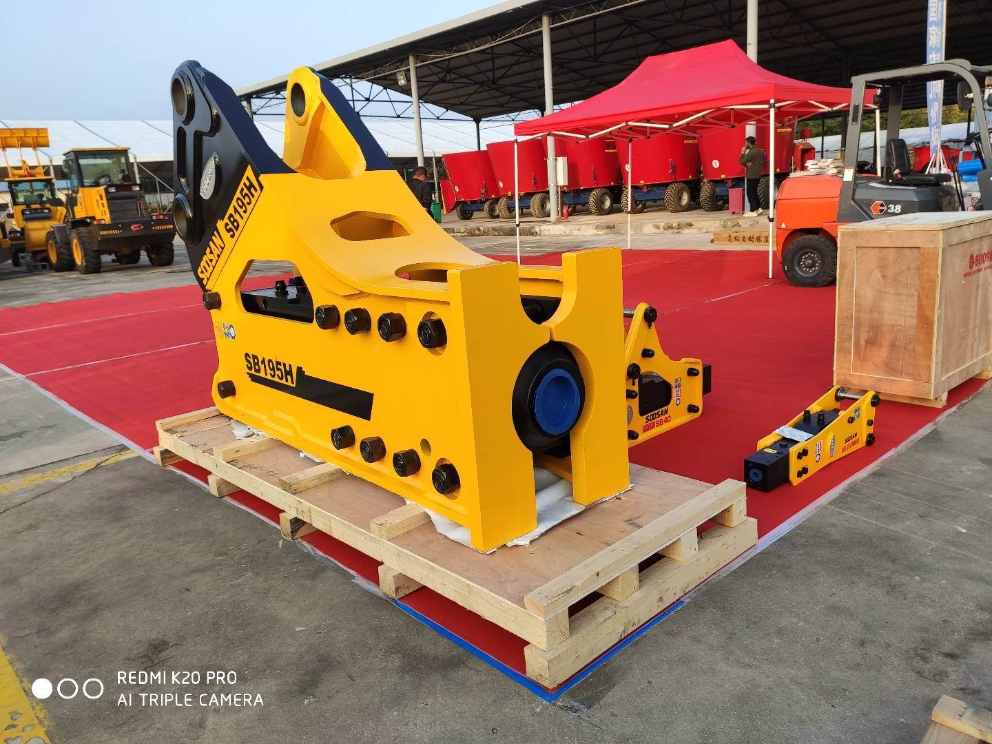 陜西地區(qū)供應(yīng)水山破碎錘da\'fang\'ji大放