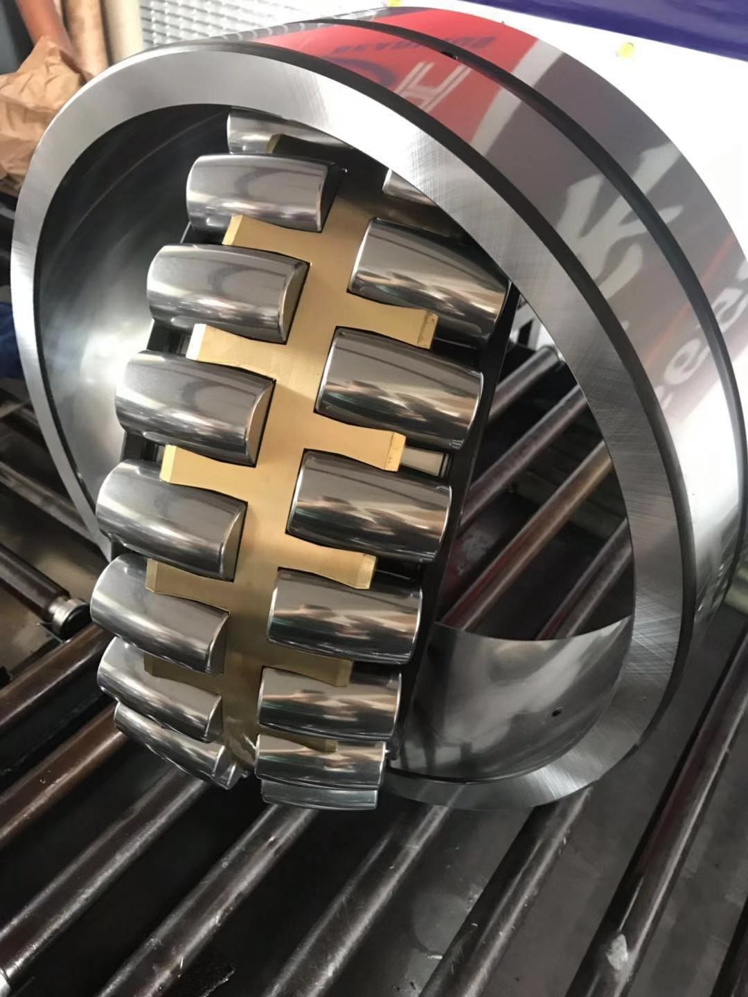 破碎機調(diào)心滾子軸承23160CAW33C3產(chǎn)品圖片