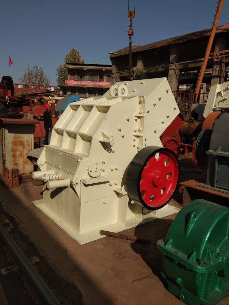 上海山芬重錘式破碎機(jī)基地產(chǎn)品圖片