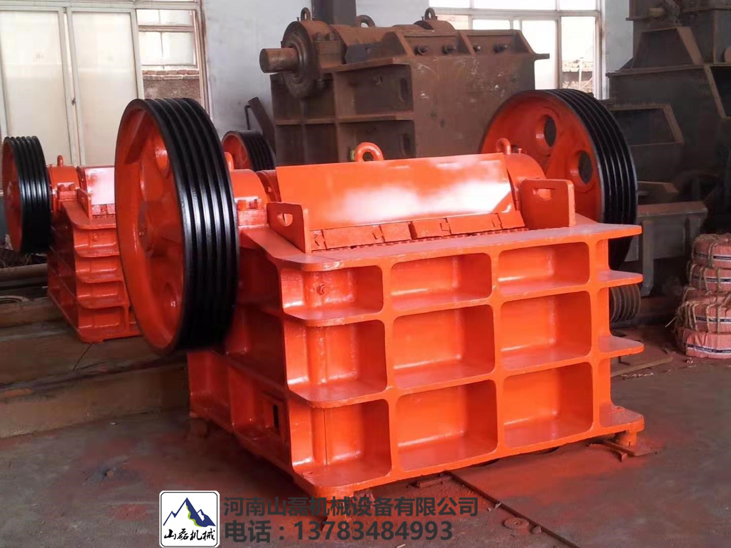 山磊PE250x400顎式破碎機(jī)動(dòng)鄂總承產(chǎn)品圖片