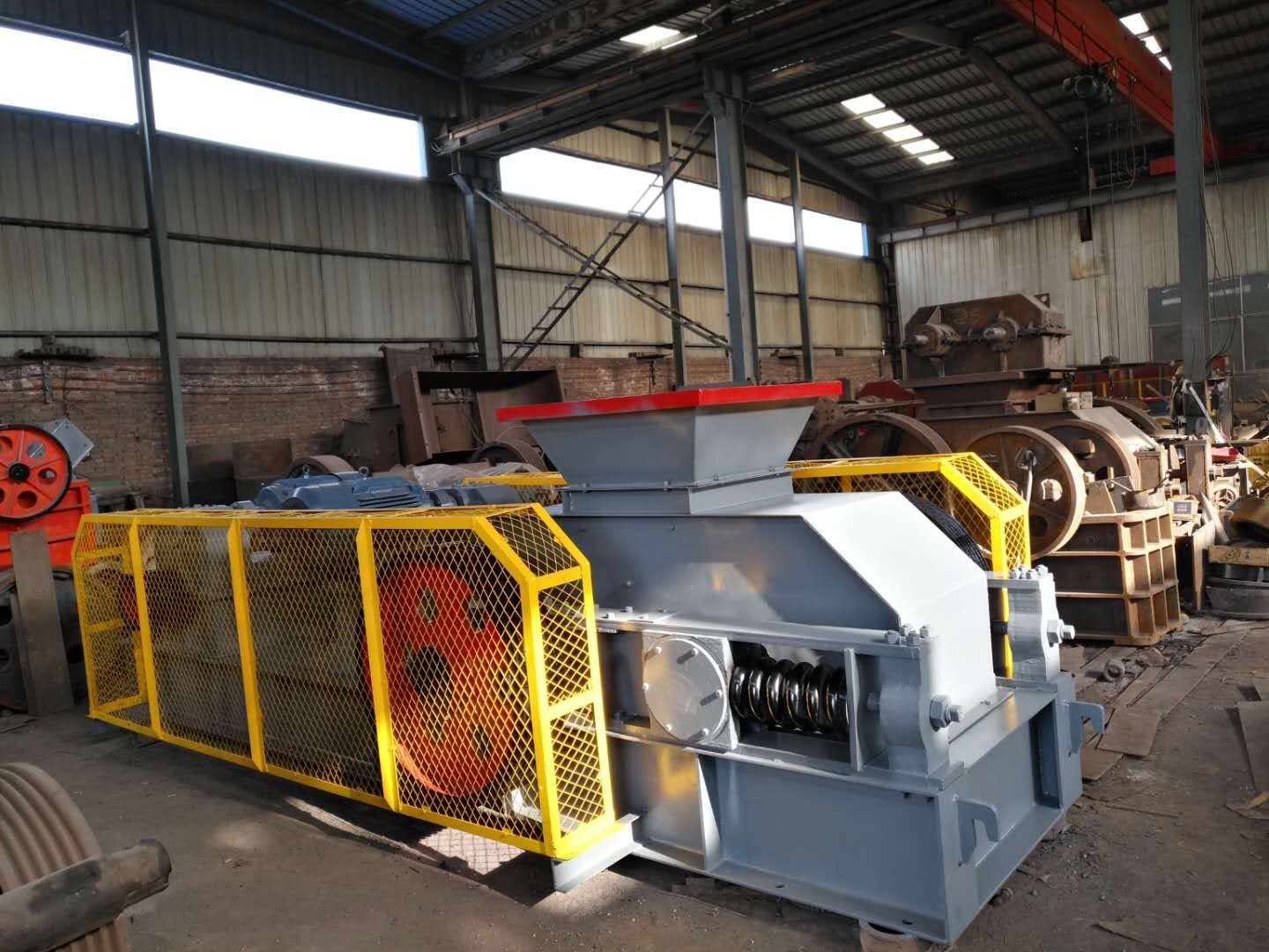 對輥破碎機 鞏義高效破碎機廠家直售產(chǎn)品圖片