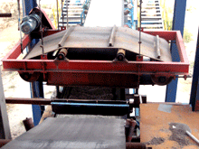 移動(dòng)破除鐵器專業(yè)廠家-富達(dá)機(jī)械歡迎您來電咨詢移動(dòng)破除鐵器產(chǎn)品圖片