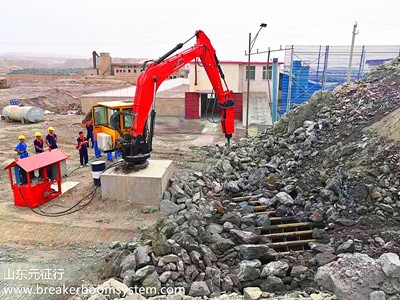 多功能固定式碎石機