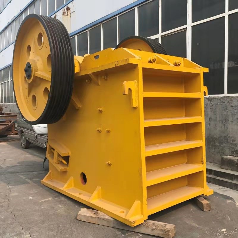 pe大型顎式破碎機(jī)礦山石料碎石機(jī)銅礦石石灰石碎石機(jī)設(shè)備產(chǎn)品圖片