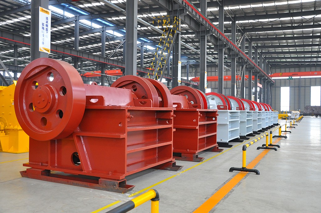 供應(yīng)時(shí)產(chǎn)200-800砂石骨料生產(chǎn)線破碎設(shè)備產(chǎn)品圖片