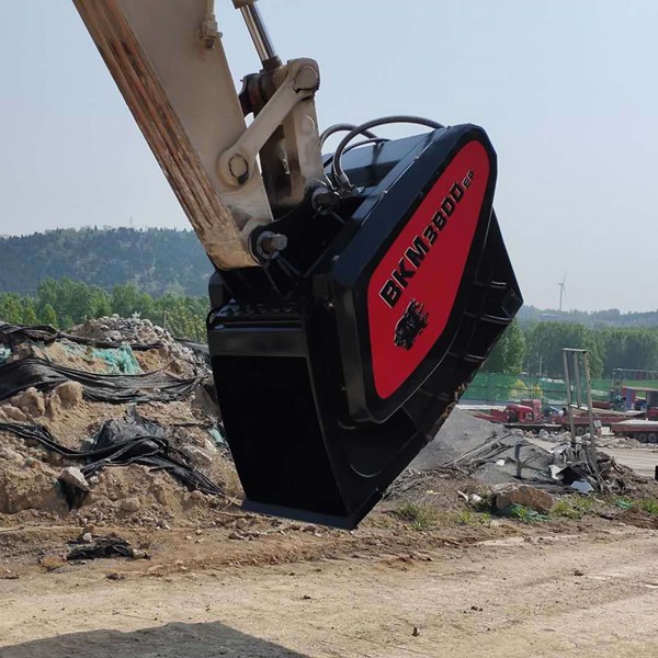 德國BMK破碎斗代理商 進口顎式破碎斗