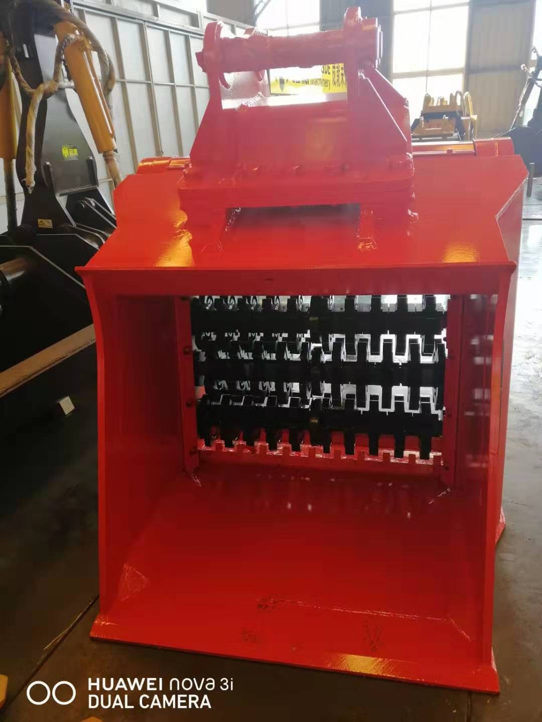 黏土破碎篩分斗機(jī) 產(chǎn)品圖片