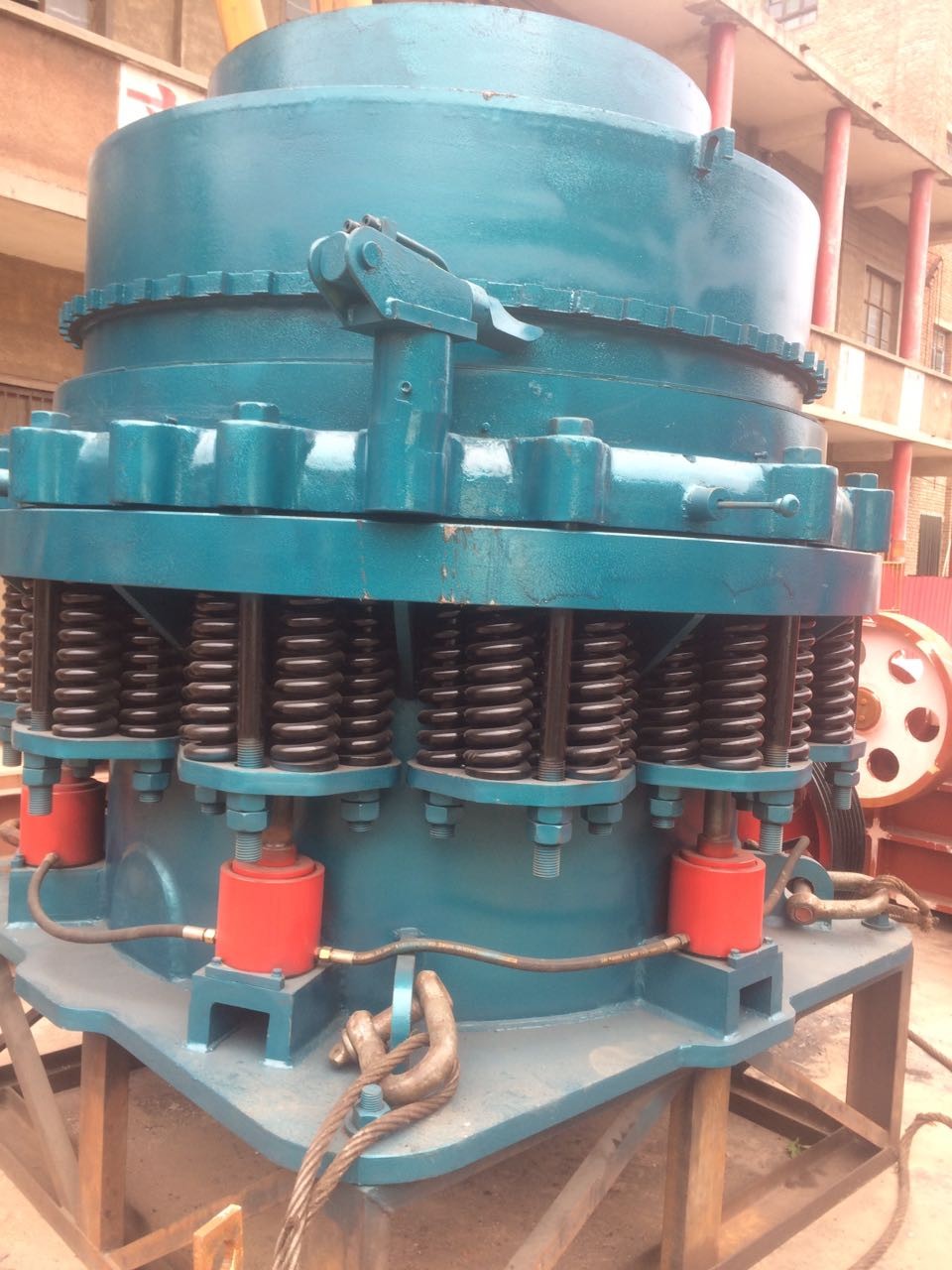 廠家直銷圓錐破碎機，型號齊全