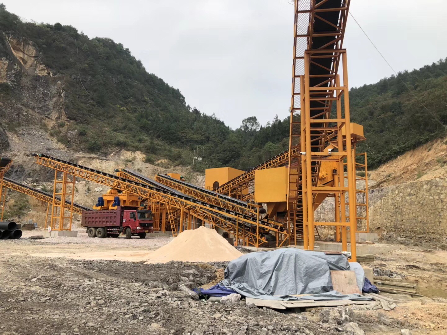 膠帶輸送機(jī)