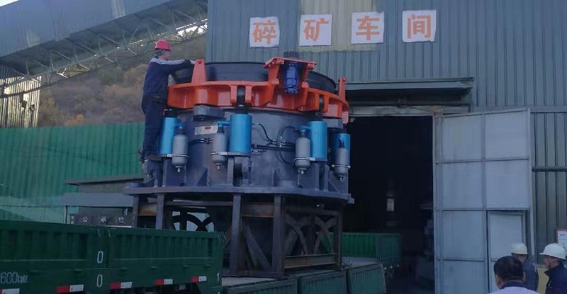  YHP系列高能多缸液壓圓錐破碎機(jī)產(chǎn)品圖片