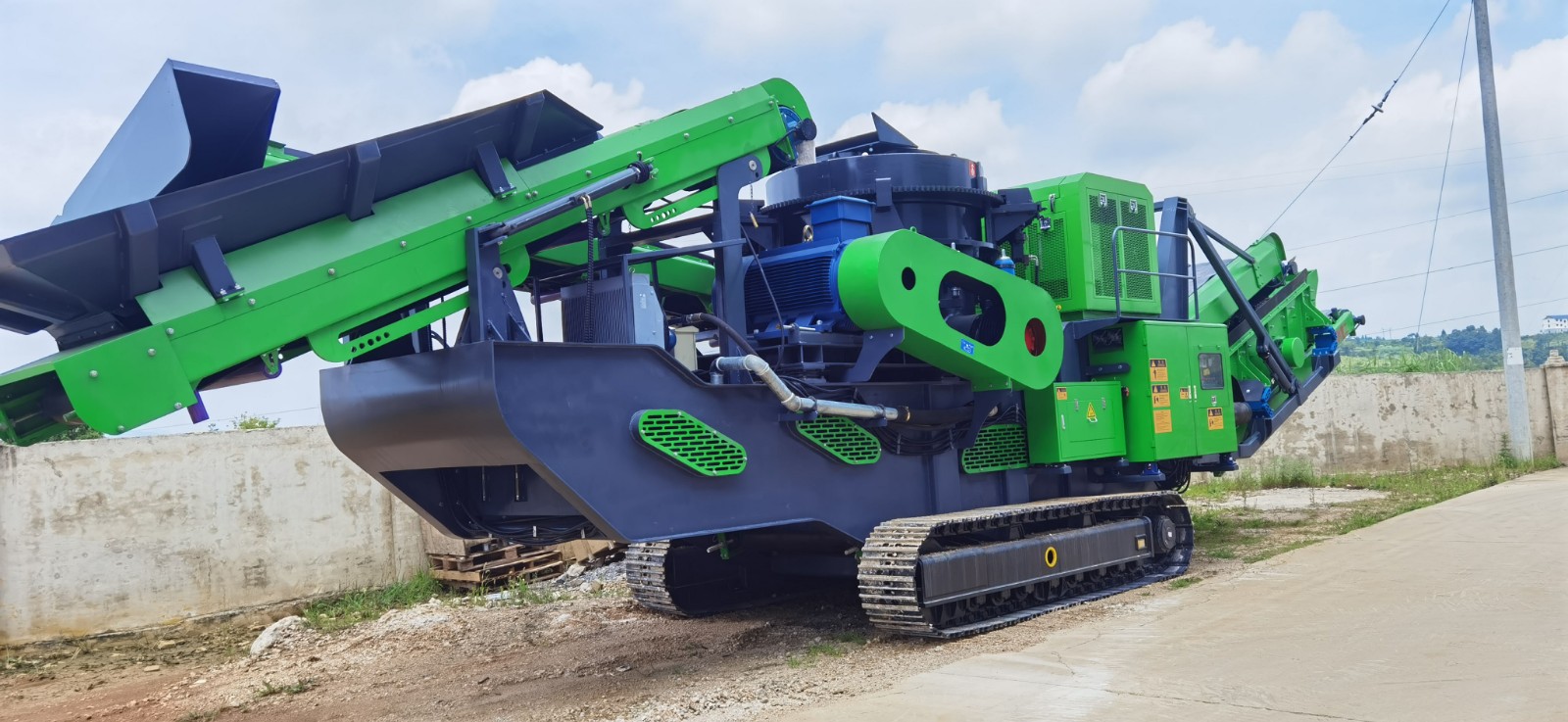 圓錐破碎機(jī)產(chǎn)品圖片