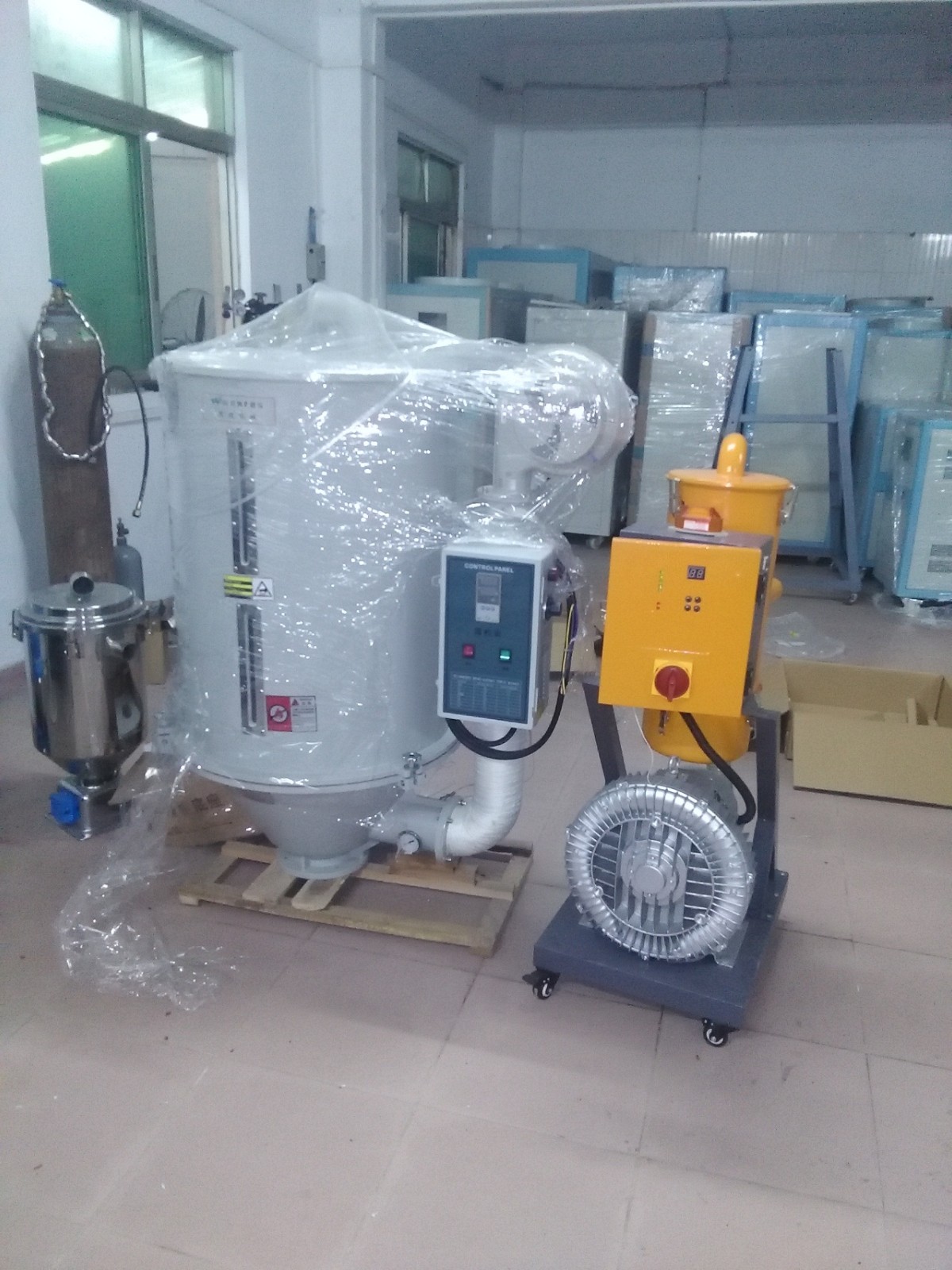 除濕干燥設(shè)備干燥機(jī)烘干機(jī)烘料機(jī)產(chǎn)品圖片