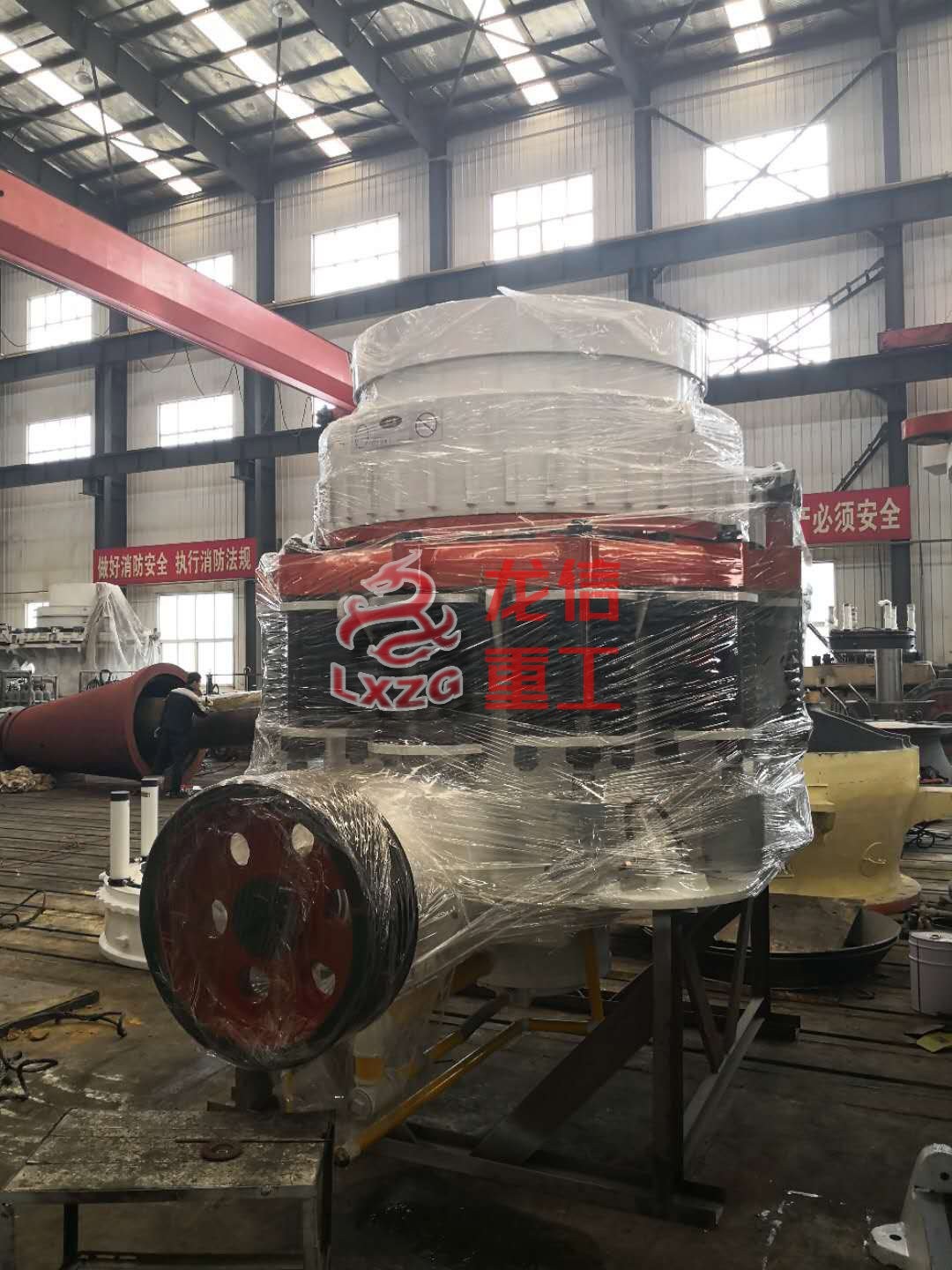 復(fù)合式破碎機產(chǎn)品圖片