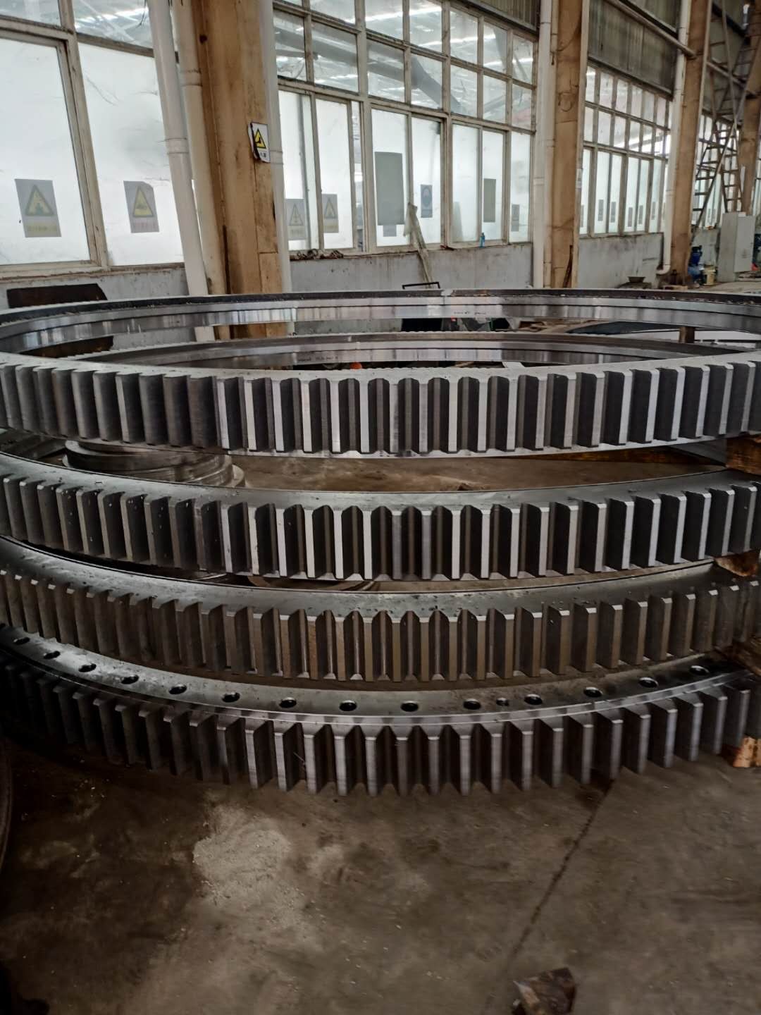  洛陽嘉維 供應(yīng)大型回轉(zhuǎn)支承