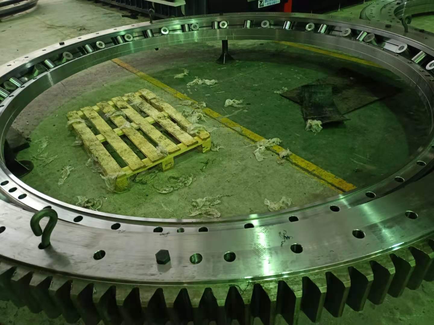  洛陽嘉維 供應(yīng)大型回轉(zhuǎn)支承