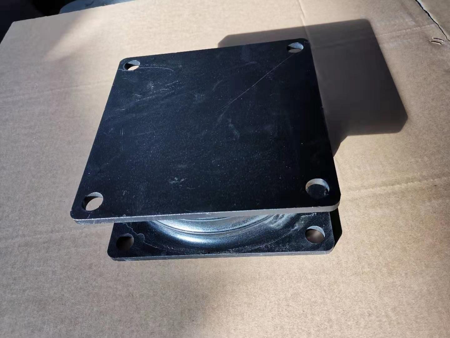 橡膠減震塊產(chǎn)品圖片