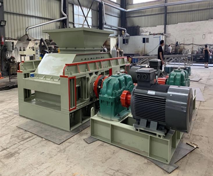 新疆對輥制砂機(jī)時(shí)產(chǎn)20-80噸型號齊全產(chǎn)品圖片