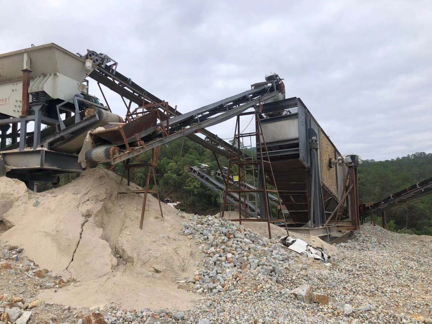 二手1214反擊式破碎機(jī)時(shí)產(chǎn)120噸砂石料石子生產(chǎn)線設(shè)備出售產(chǎn)品圖片