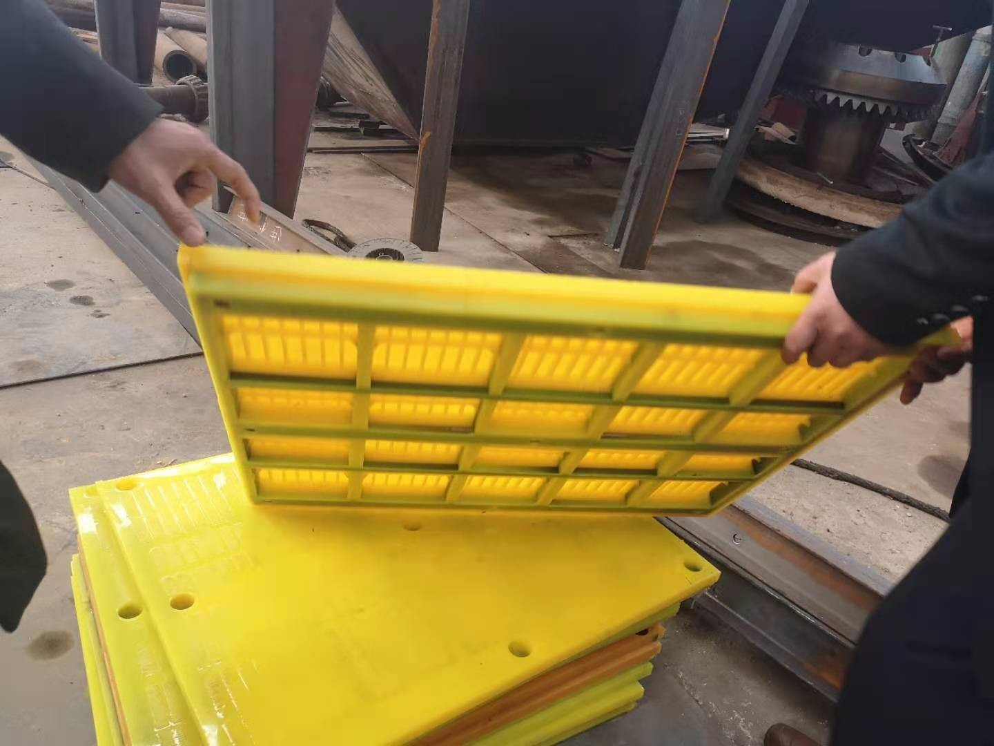 聚氨酯篩板廠家批發(fā)A聚氨酯制品a聚氨酯篩板