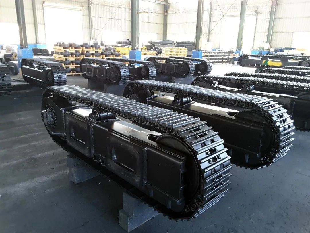 移動破碎站履帶