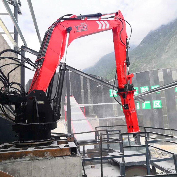 元征行生產(chǎn)礦用擺動(dòng)式碎石機(jī)