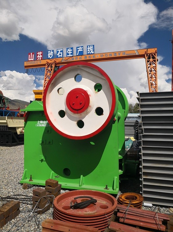 69顎式破碎機破碎比大、產品粒度均勻