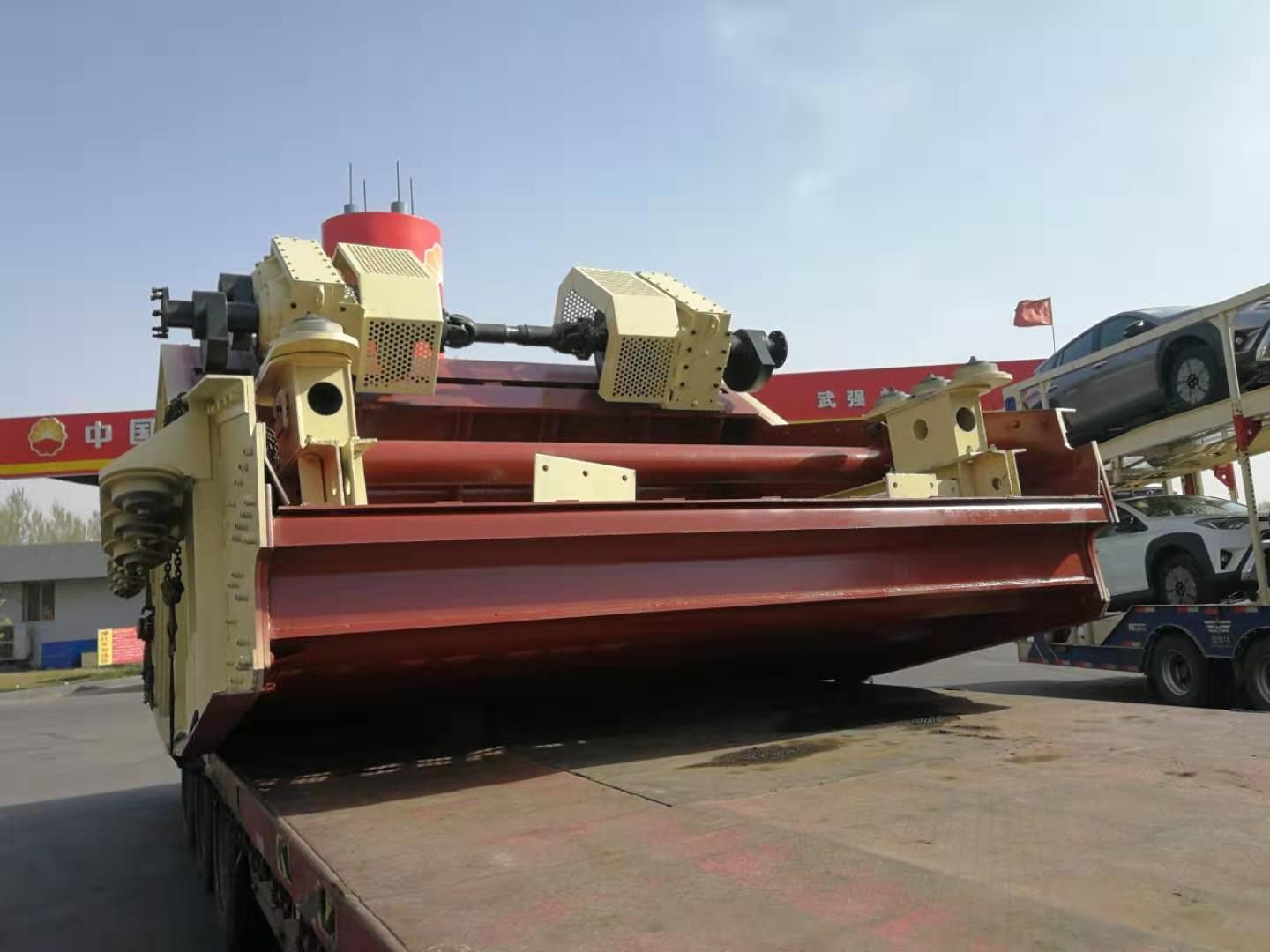 BLS系列箱式激振器大型香蕉篩產(chǎn)品圖片