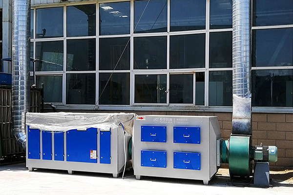 樸華科技UV光氧催化+活性炭吸附設備