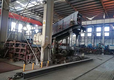 輪式移動(dòng)破碎機(jī)產(chǎn)品圖片