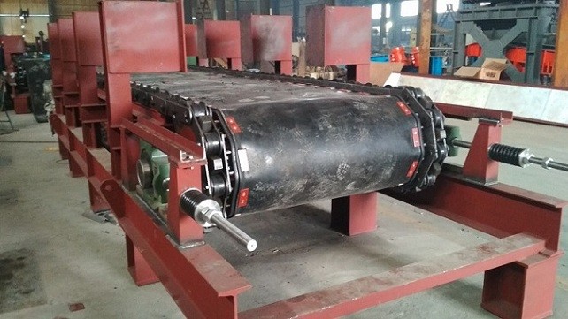 紅土鎳礦專用新型板式給料機產(chǎn)品結構