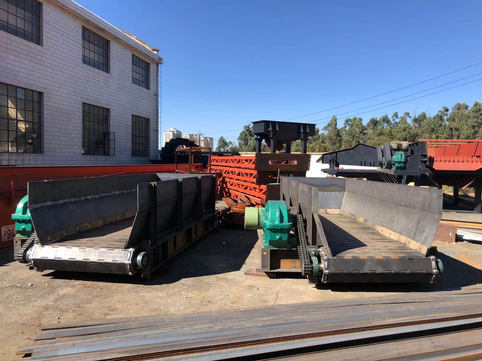 云南諾創(chuàng)機(jī)械重型鏈板給料機(jī)產(chǎn)品圖片