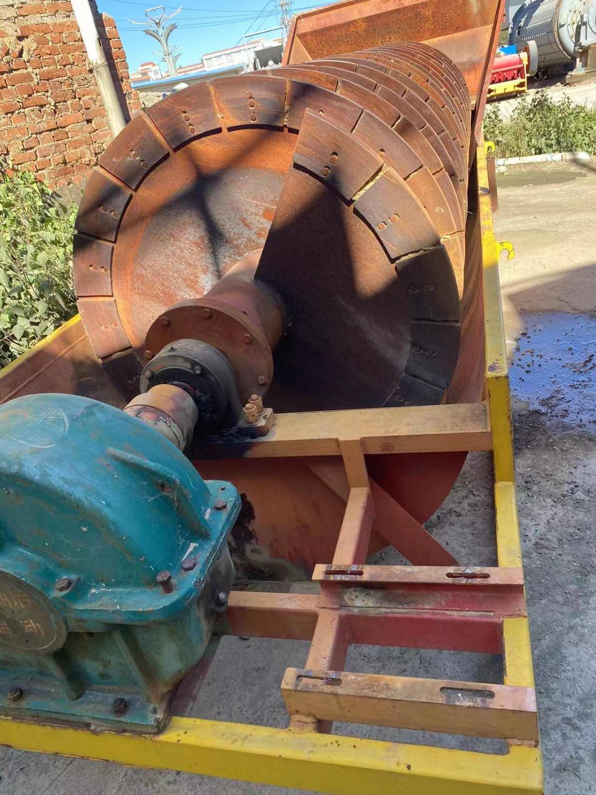 二手單螺旋大宏立洗砂機時產(chǎn)120噸石子生產(chǎn)線6萬處理