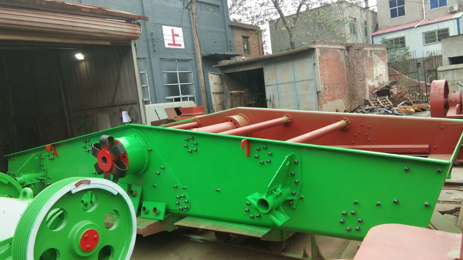 供應(yīng)河南少重高效圓振動篩