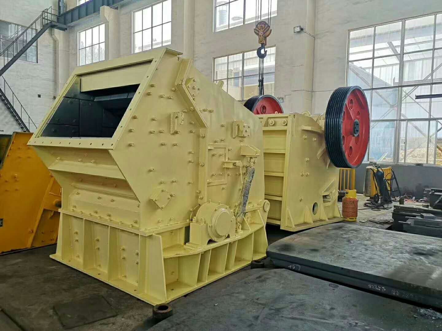 廠家直銷反擊式破碎機，型號齊全