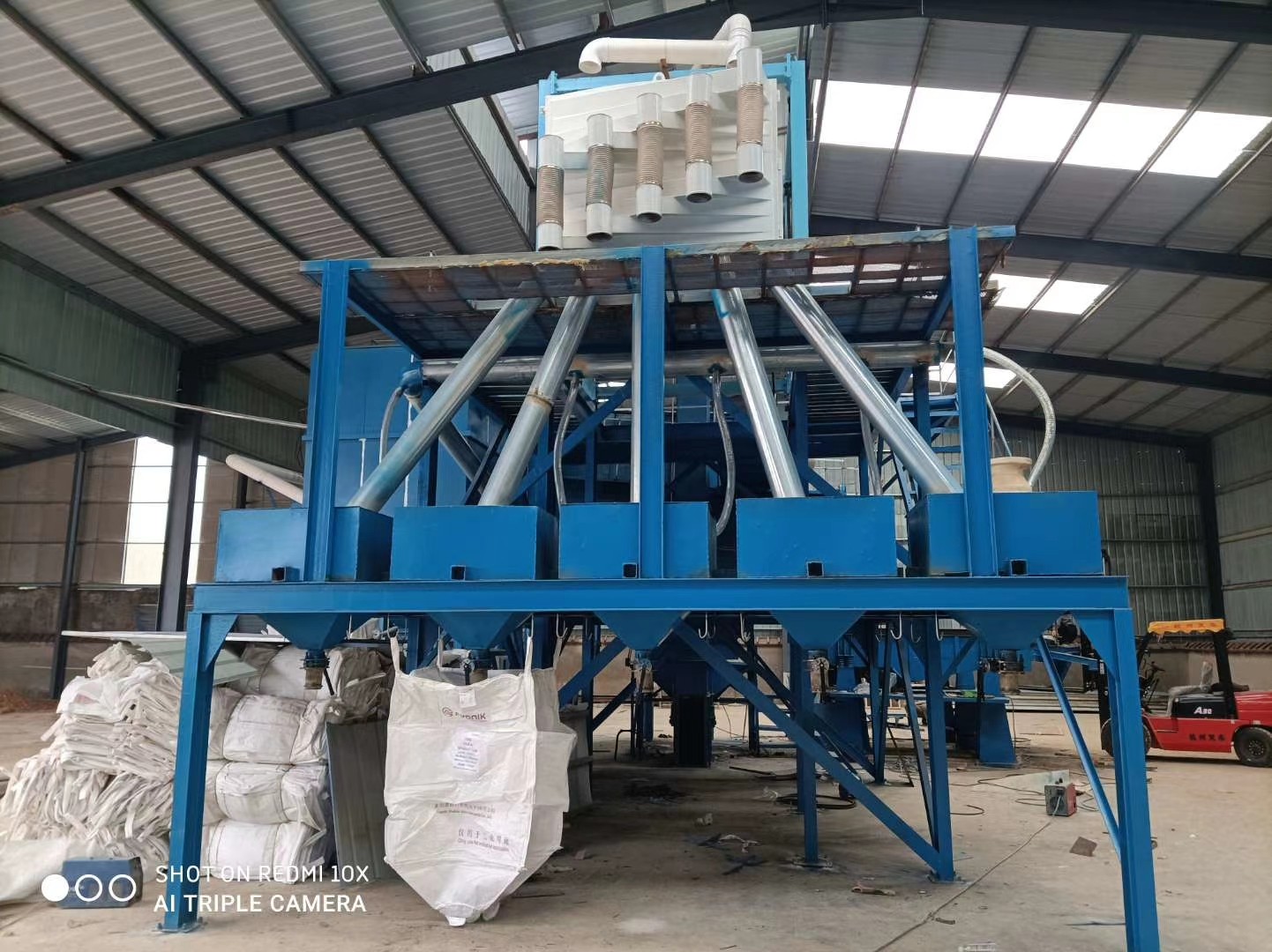 聚丙烯酰胺專用平面回轉(zhuǎn)篩產(chǎn)品圖片