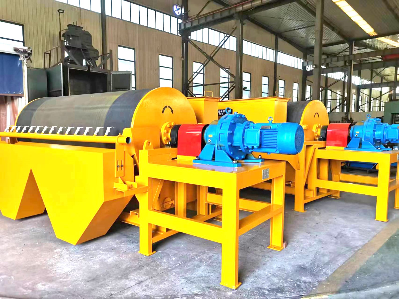 濕式永磁滾筒磁選機產(chǎn)品圖片