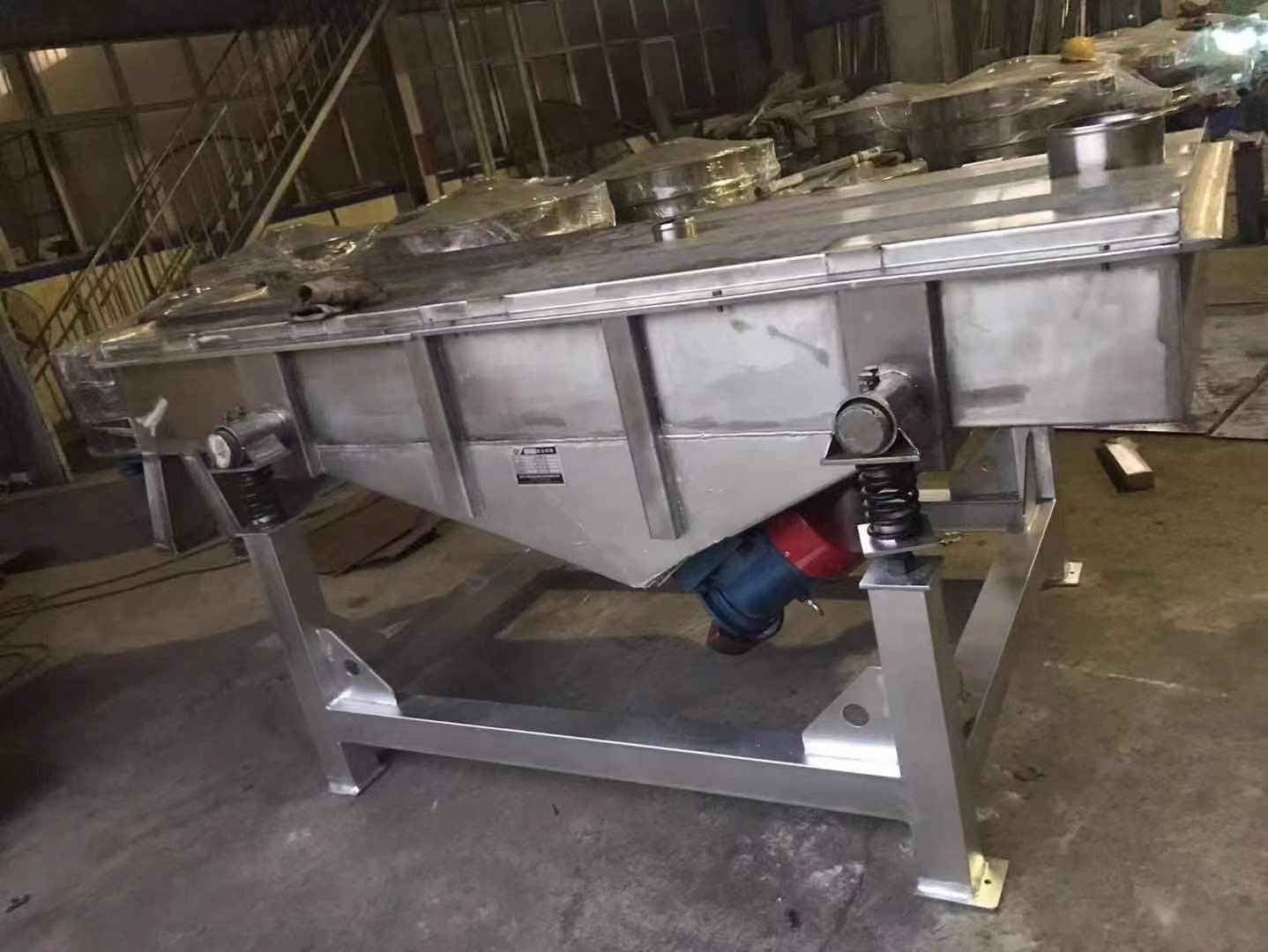 流水線作業(yè)直線振動篩不銹鋼分級篩