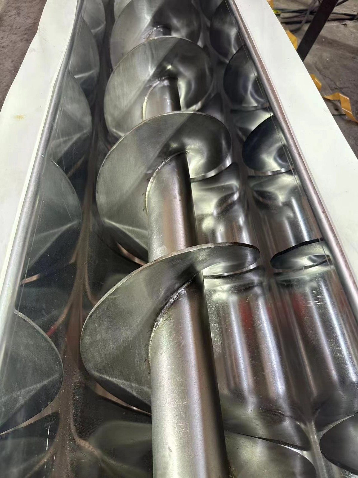 雜鹽輸送機(jī)專業(yè)設(shè)備生產(chǎn)廠家螺旋輸送機(jī)