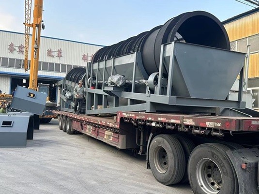 大型有機(jī)肥料生產(chǎn)線配套設(shè)備滾筒篩圓筒篩產(chǎn)品圖片