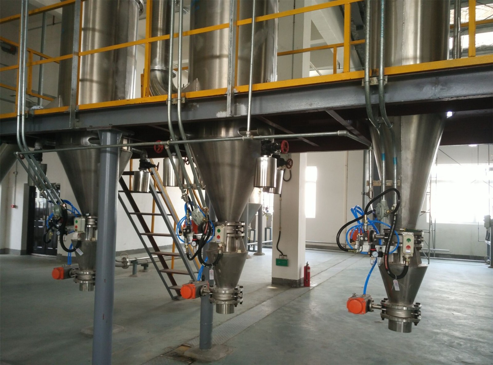 氣流分級機 粉體分級機 四川綿陽設(shè)備廠家產(chǎn)品圖片