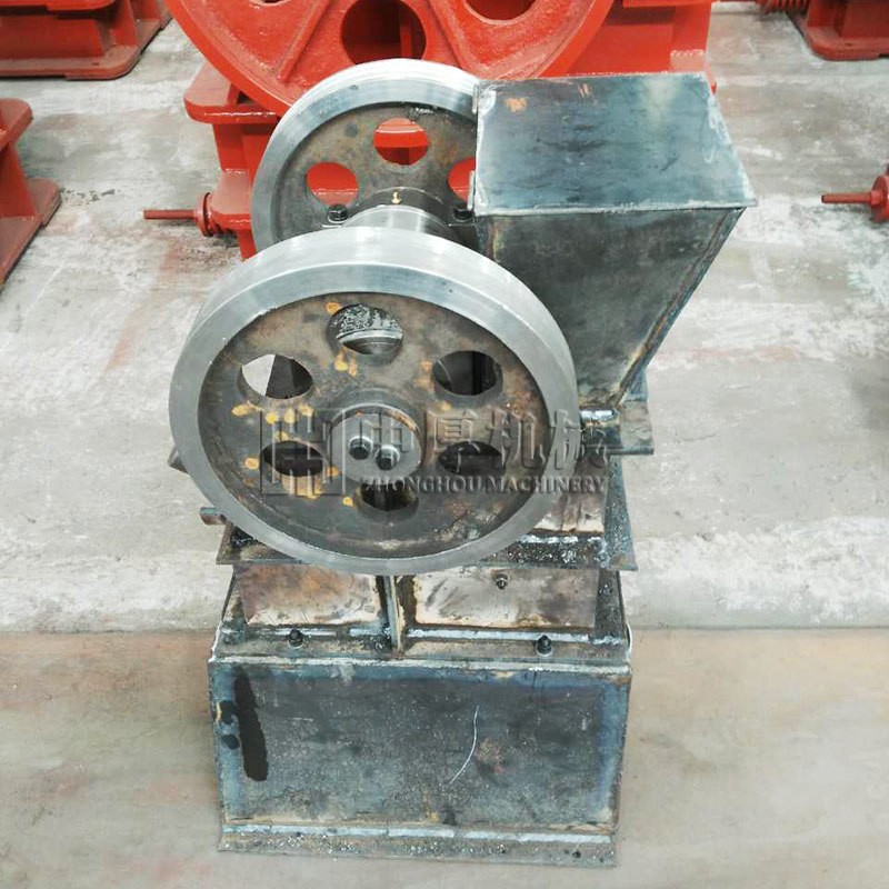 中厚鄂式破碎機產(chǎn)品圖片