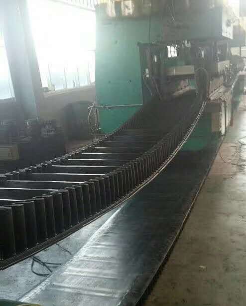 耐灼燒EP100大傾角波狀擋邊帶 提升機(jī)傳送帶