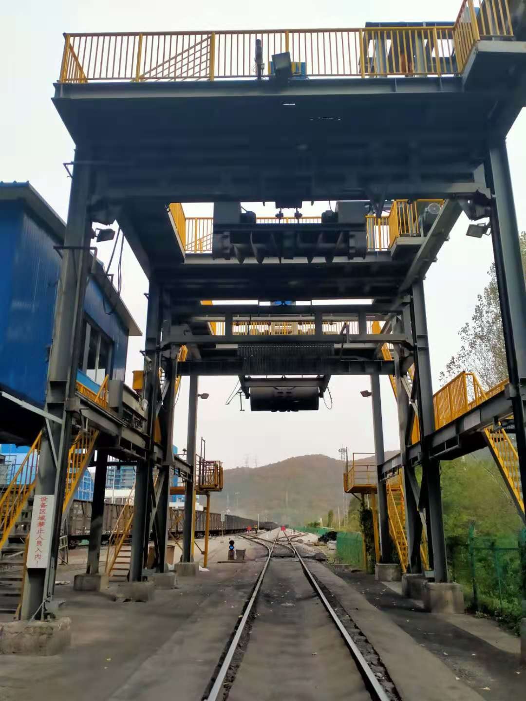 列車車廂平煤壓實系統(tǒng)山東萊蕪煤機廠產品圖片