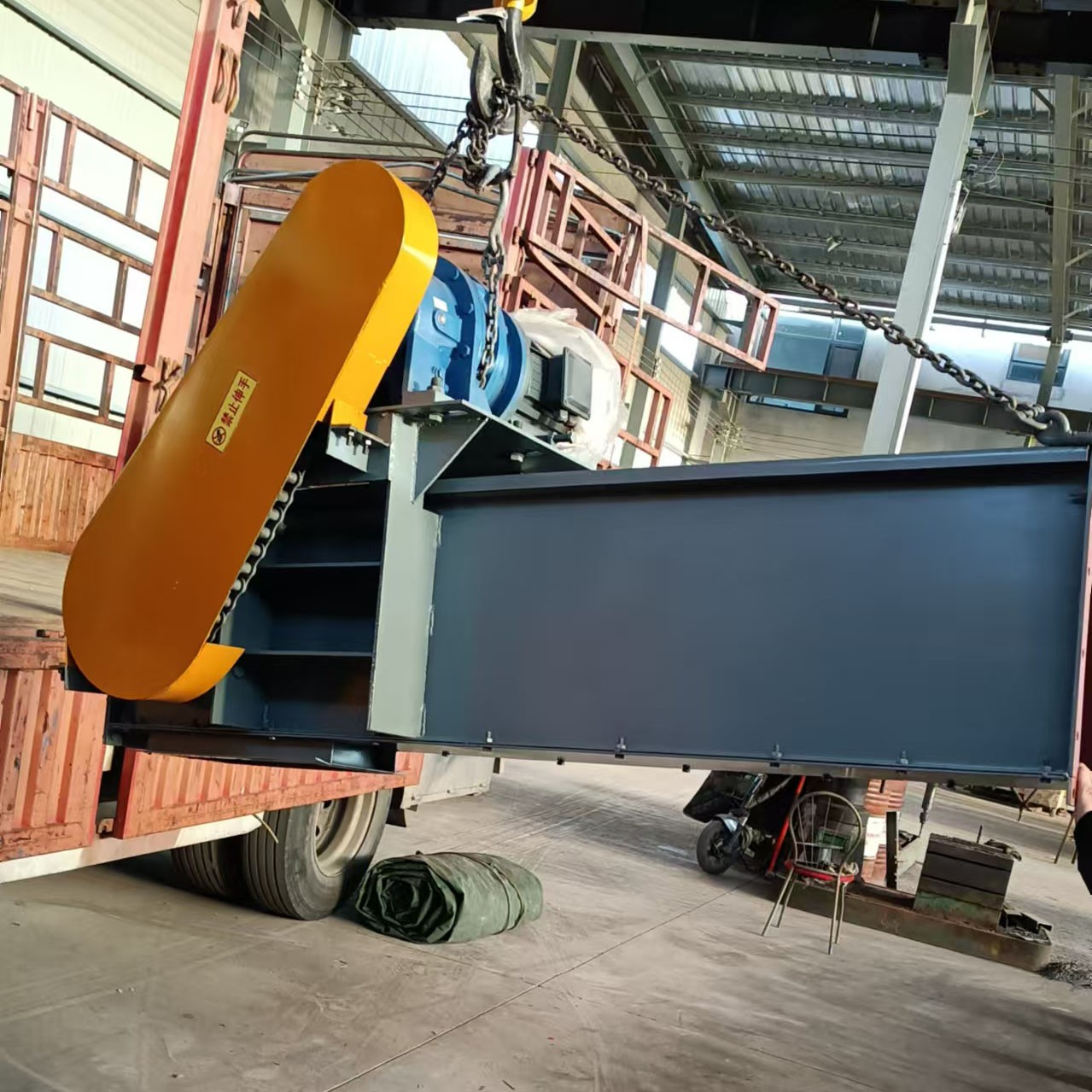 水泥粉塵輸送用設(shè)備圓環(huán)鏈刮板輸送機產(chǎn)品圖片