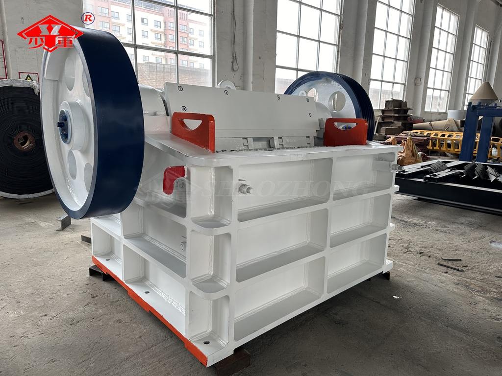 PE250*1200細(xì)顎式破碎機(jī)鄭州生產(chǎn)廠家  價(jià)格便宜