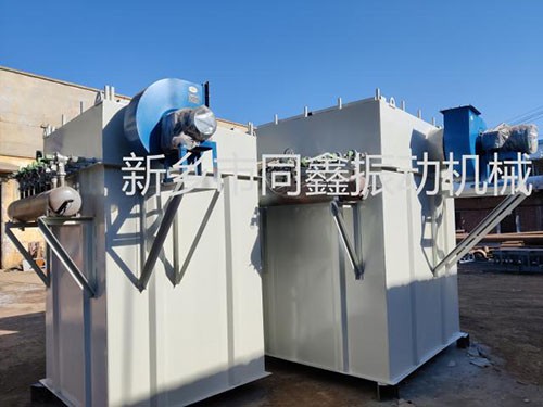 脈沖袋式除塵器，環(huán)保型布袋除塵器，環(huán)保濾袋除塵設(shè)備產(chǎn)品圖片