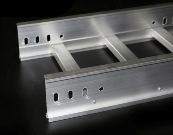 梯式電纜橋架 大跨距梯式橋架 非標(biāo)定制噴塑橋架產(chǎn)品圖片