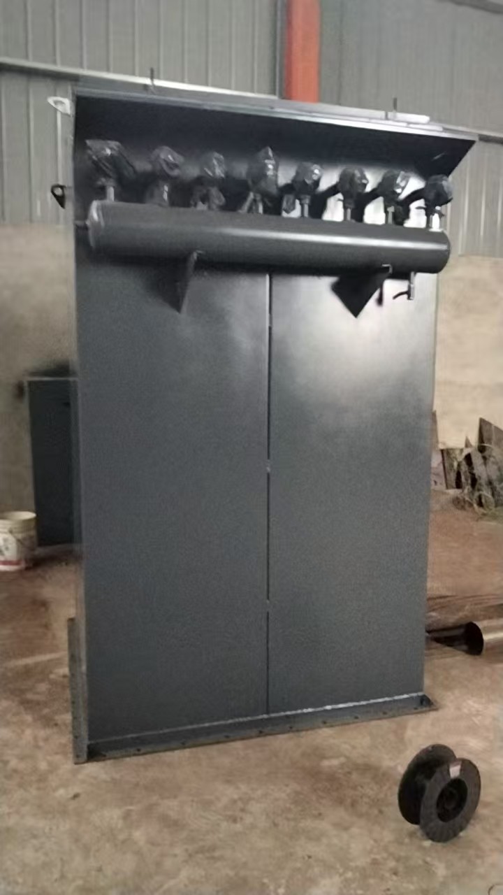 單機(jī)除塵器是根據(jù)國(guó)外引進(jìn)的除塵設(shè)備進(jìn)行改造研制成功的新穎產(chǎn)品