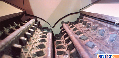 利用兩個相互嚙合邊疆齒輥進(jìn)行三維破碎的破碎機(jī)