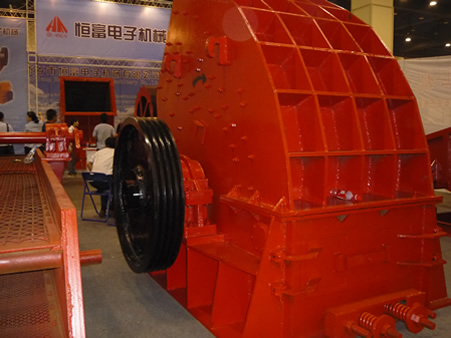 新鄉恒富電子機械錘式破碎機